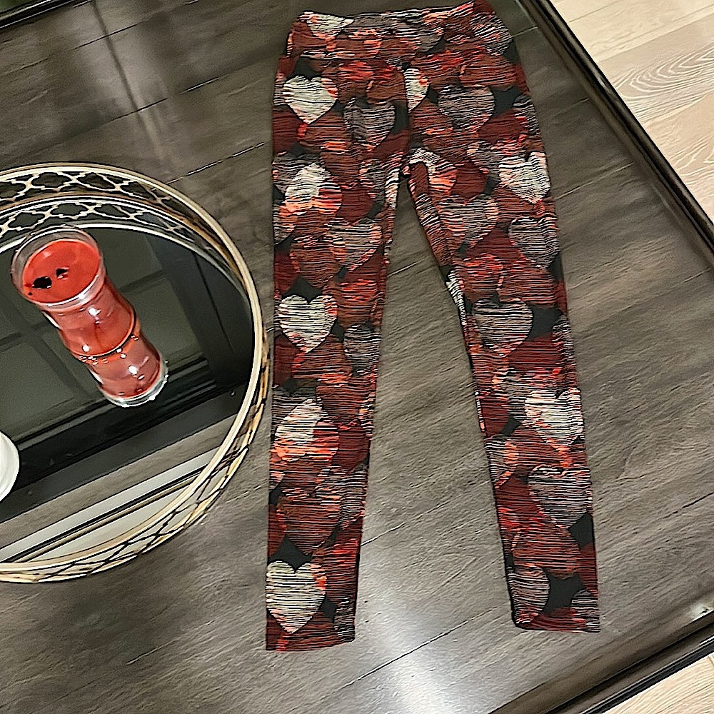 Super SOFT heart leggings!